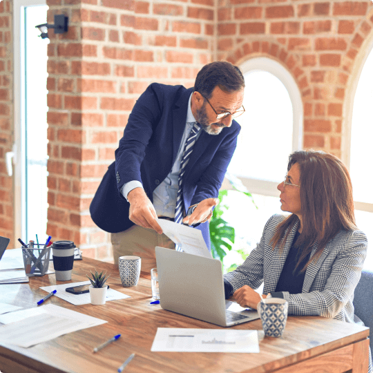 SwissWealth AI - Team von Kryptowährungsexperten